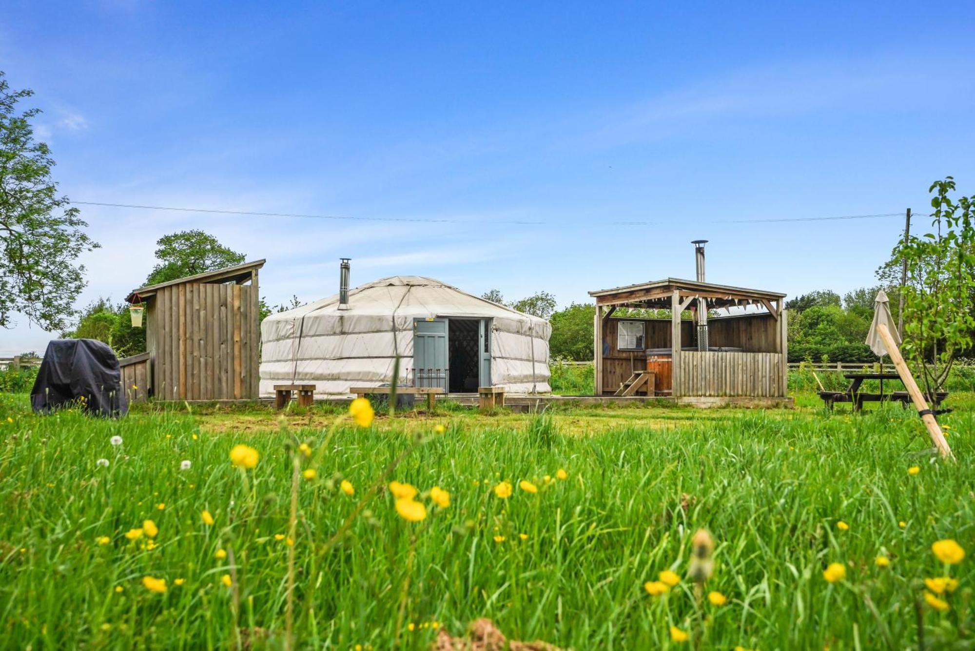 Glamp And Tipple Ltd Hotel Great Ellingham Exterior foto
