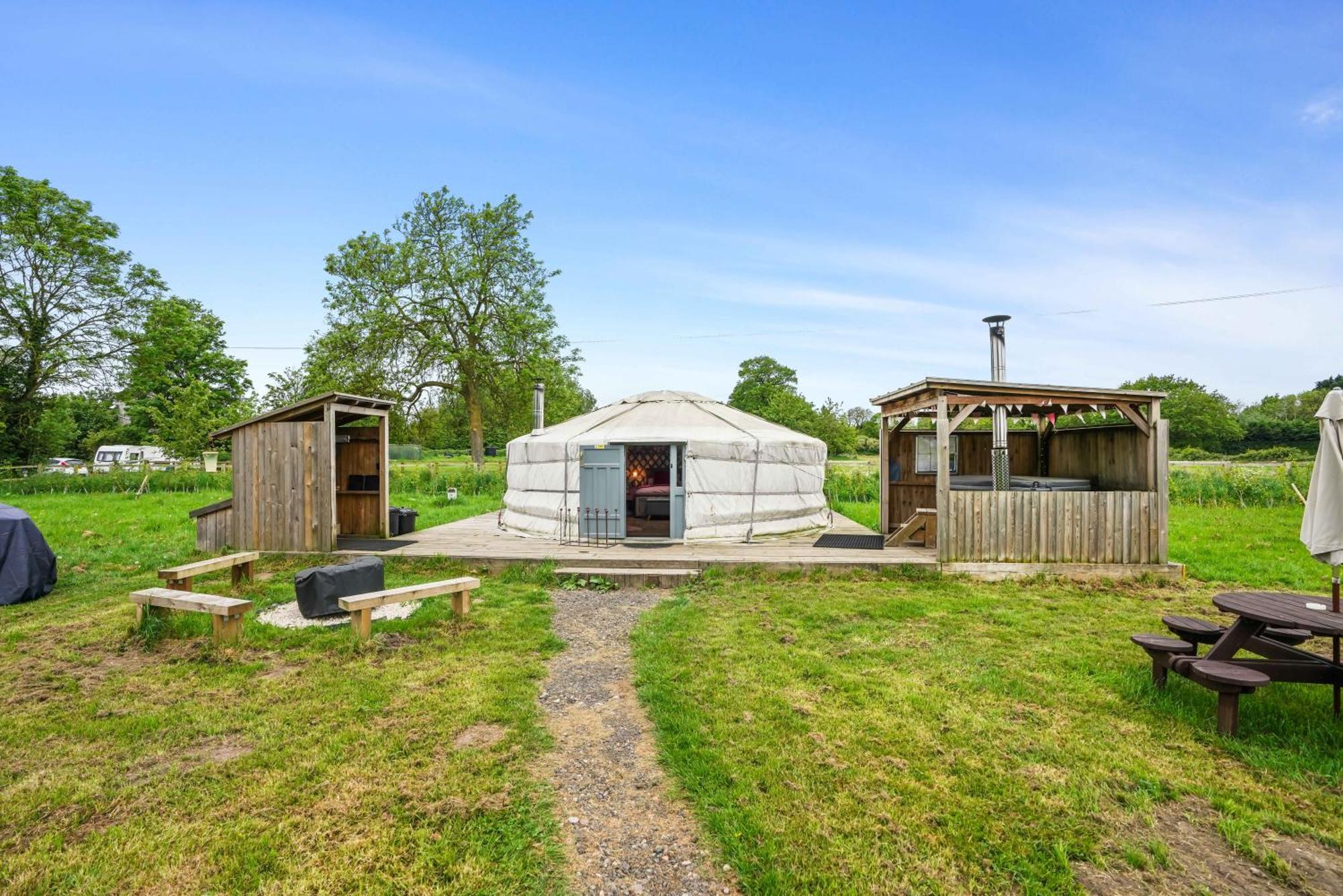Glamp And Tipple Ltd Hotel Great Ellingham Exterior foto
