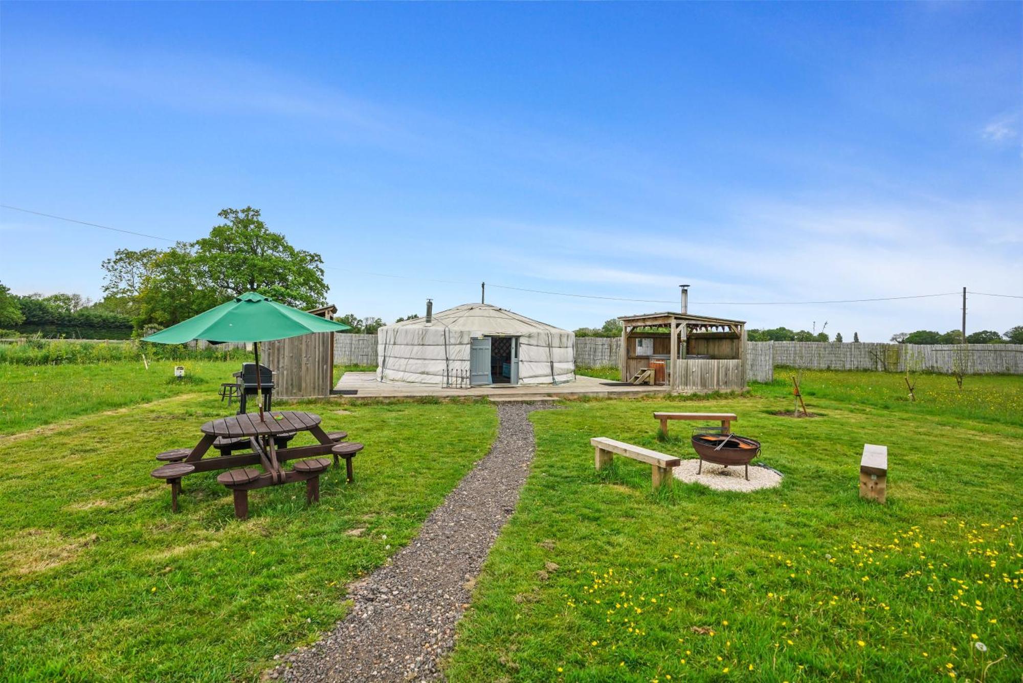 Glamp And Tipple Ltd Hotel Great Ellingham Exterior foto