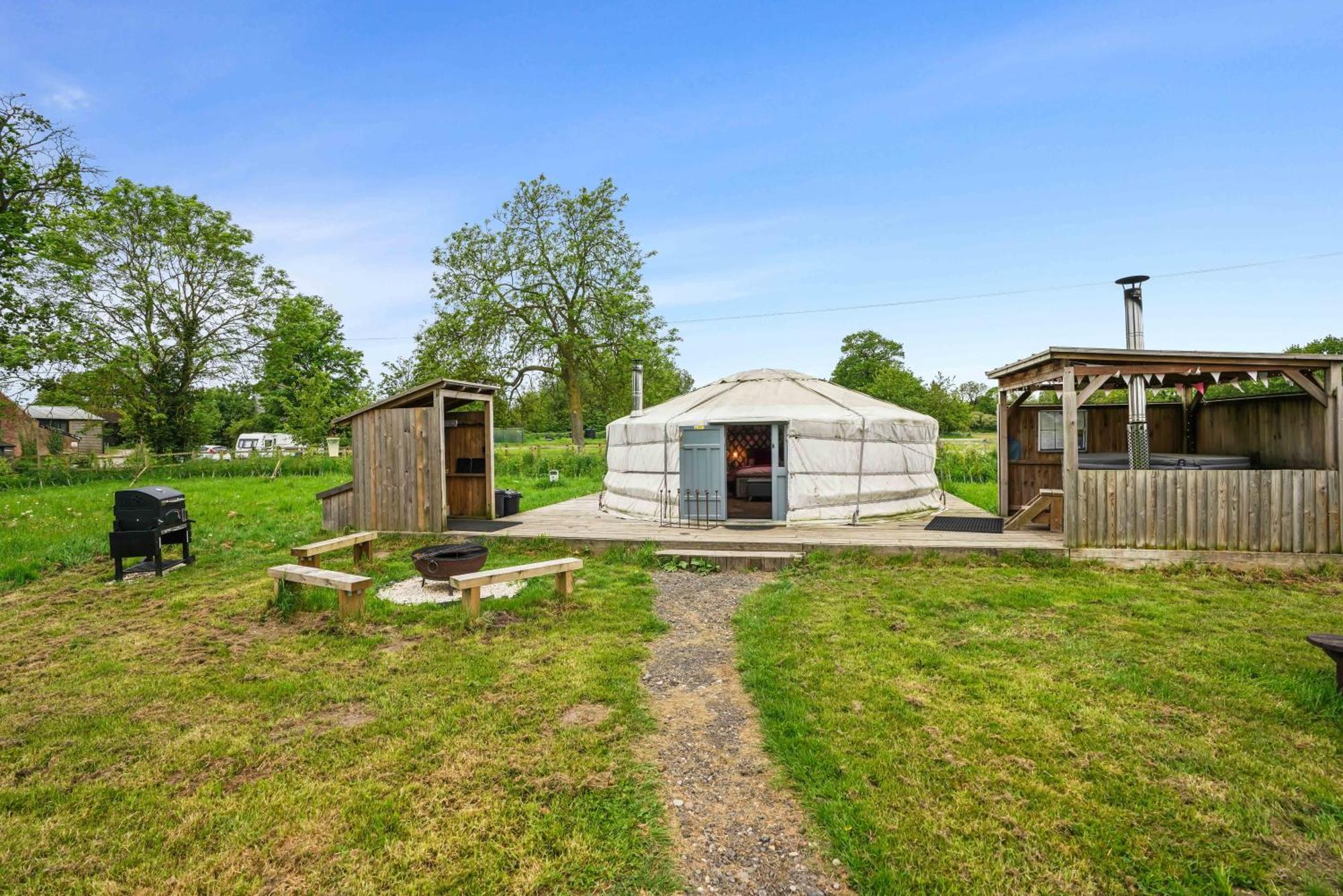 Glamp And Tipple Ltd Hotel Great Ellingham Exterior foto